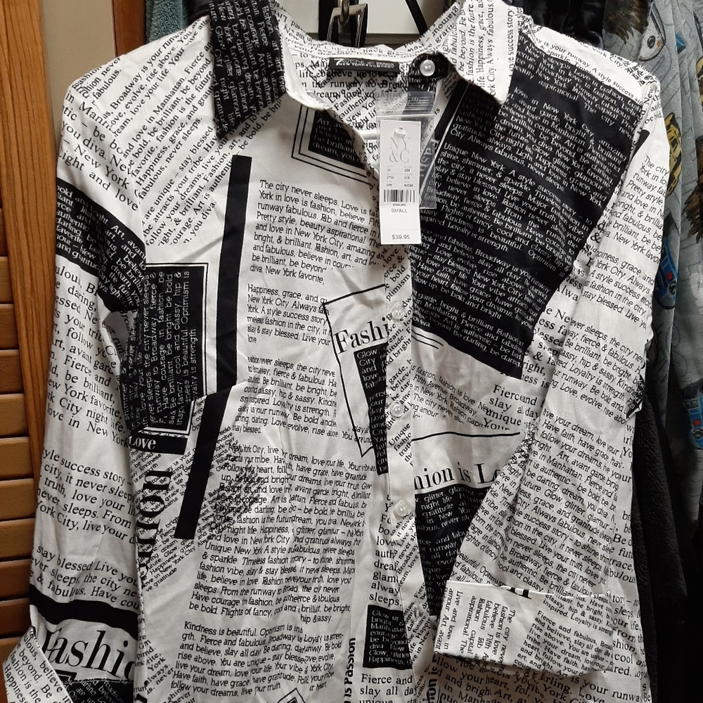 7th avenue fashion news article print buton shirt